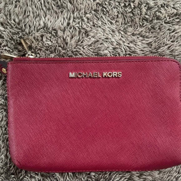 Michael Kors Handbags - Michael Kors maroon & brown double zip wristlet
